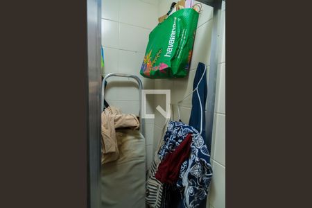 Apartamento à venda com 175m², 4 quartos e 3 vagasBanheiro do Quarto de Serviço