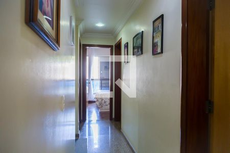 Apartamento à venda com 175m², 4 quartos e 3 vagasCorredor