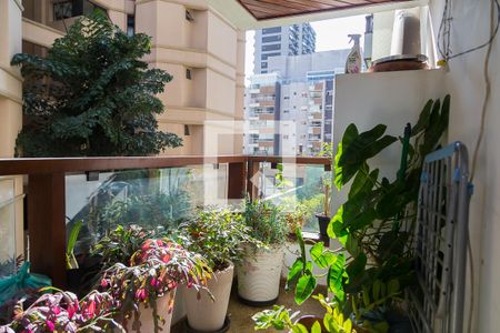 Apartamento à venda com 175m², 4 quartos e 3 vagasVaranda