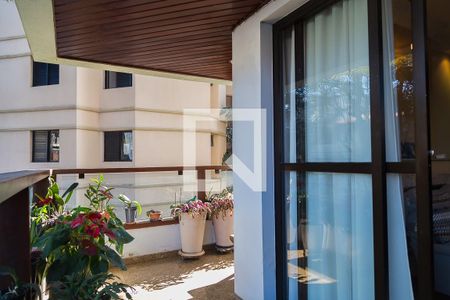 Apartamento à venda com 175m², 4 quartos e 3 vagasVaranda