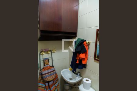 Apartamento à venda com 175m², 4 quartos e 3 vagasBanheiro do Quarto de Serviço