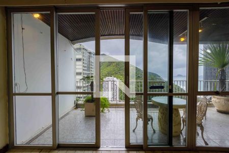 Apartamento à venda com 255m², 4 quartos e 2 vagasVaranda