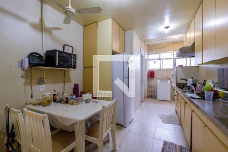 Apartamento à venda com 255m², 4 quartos e 2 vagasCozinha