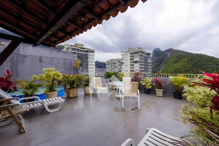 Apartamento à venda com 255m², 4 quartos e 2 vagasCobertura