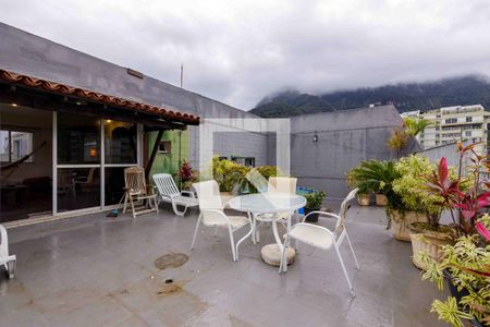 Apartamento à venda com 255m², 4 quartos e 2 vagasCobertura