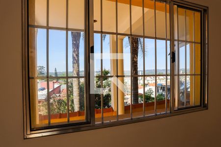 Sala - vista de casa para alugar com 2 quartos, 70m² em Jardim Miranda, Cotia