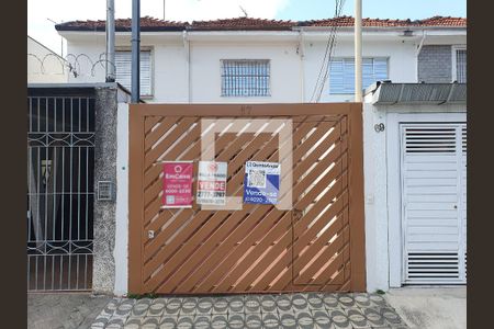 Casa à venda com 109m², 3 quartos e 1 vagaFachada com a plaquinha instalada