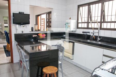 Casa à venda com 211m², 3 quartos e 2 vagasCozinha