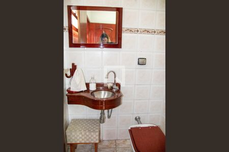 Casa à venda com 211m², 3 quartos e 2 vagasBanheiro 3