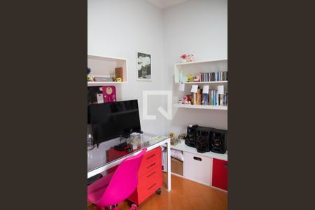 Casa à venda com 211m², 3 quartos e 2 vagasQuarto 2
