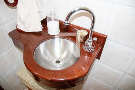 Casa à venda com 211m², 3 quartos e 2 vagasBanheiro 3