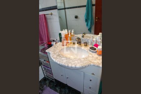 Casa à venda com 211m², 3 quartos e 2 vagasBanheiro 2