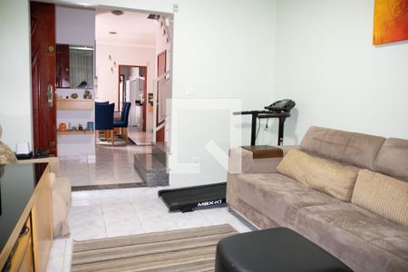 Casa à venda com 211m², 3 quartos e 2 vagasSala