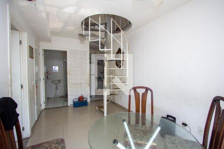 Sala de apartamento para alugar com 3 quartos, 110m² em Galo Branco, São Gonçalo