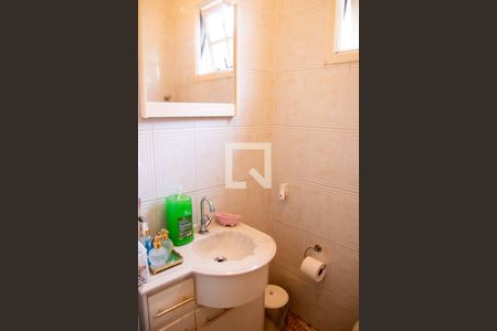 Casa à venda com 180m², 3 quartos e 2 vagasBanheiro 3