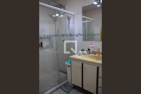 Casa à venda com 180m², 3 quartos e 2 vagasBanheiro do Quarto 1