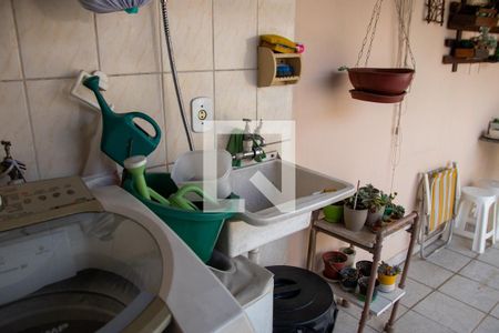 Casa à venda com 180m², 3 quartos e 2 vagasÁrea de Serviço