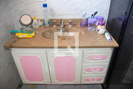 Casa à venda com 180m², 3 quartos e 2 vagasBanheiro 2