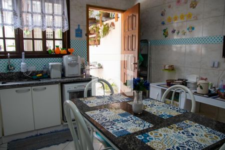 Casa à venda com 180m², 3 quartos e 2 vagasCozinha