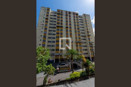 Apartamento à venda com 60m², 2 quartos e 1 vaga Apartamento à venda com 60m², 2 quartos e 1 vagaFachada