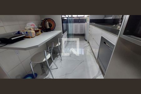 Apartamento à venda com 120m², 4 quartos e 2 vagasCozinha