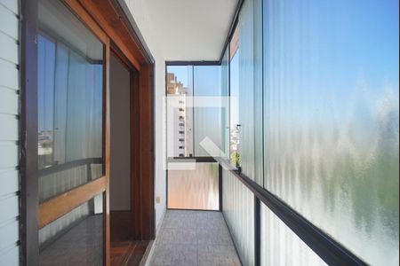 Apartamento à venda com 80m², 2 quartos e 1 vagaSacada do Quarto 2