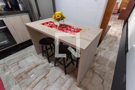 Casa à venda com 82m², 3 quartos e 2 vagasCozinha