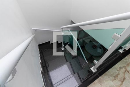 Casa à venda com 82m², 3 quartos e 2 vagasEscada