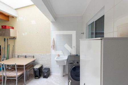 Casa à venda com 82m², 3 quartos e 2 vagasLavanderia