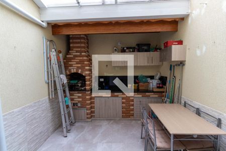 Casa à venda com 82m², 3 quartos e 2 vagasQuintal