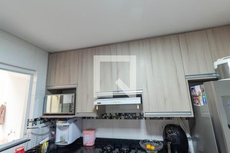 Casa à venda com 82m², 3 quartos e 2 vagasCozinha - Armários