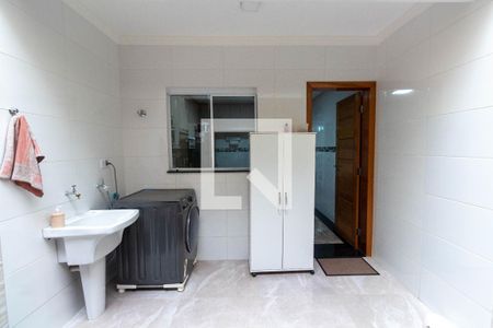 Casa à venda com 82m², 3 quartos e 2 vagasLavanderia