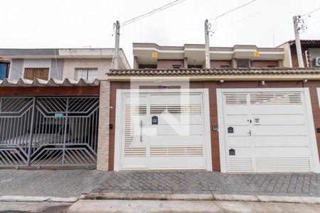 Casa à venda com 82m², 3 quartos e 2 vagasFachada