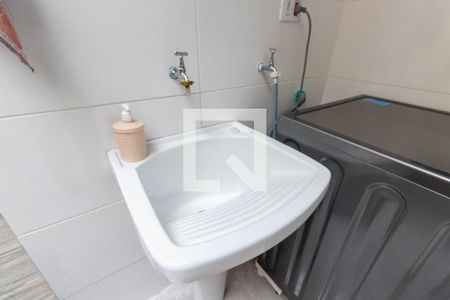 Casa à venda com 82m², 3 quartos e 2 vagasLavanderia