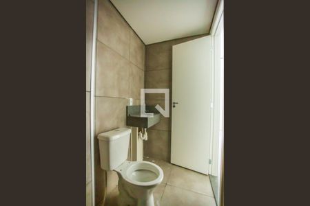 Banheiro de kitnet/studio para alugar com 1 quarto, 18m² em Mirandópolis, São Paulo
