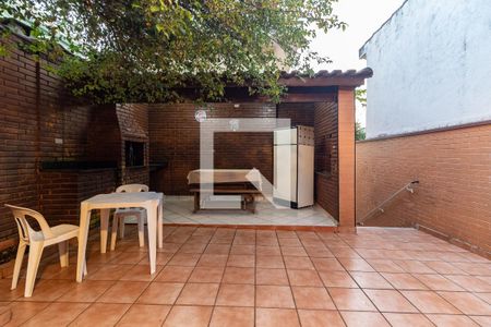 Casa à venda com 240m², 3 quartos e 2 vagasQuintal