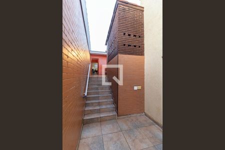 Casa à venda com 240m², 3 quartos e 2 vagasEscada