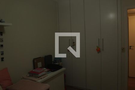 Apartamento à venda com 136m², 4 quartos e 3 vagasQuarto 2