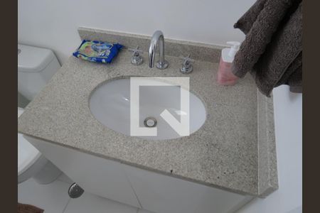 Apartamento à venda com 107m², 3 quartos e 2 vagasBanheiro Quarto 2