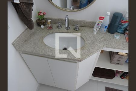 Apartamento à venda com 107m², 3 quartos e 2 vagasBanheiro Quarto 3