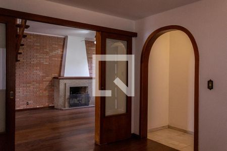 Casa à venda com 225m², 3 quartos e 3 vagas Casa à venda com 225m², 3 quartos e 3 vagasSala