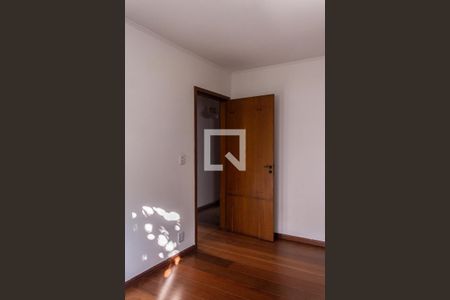 Casa à venda com 225m², 3 quartos e 3 vagas Casa à venda com 225m², 3 quartos e 3 vagasQuarto 1