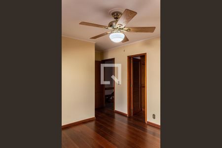 Casa à venda com 225m², 3 quartos e 3 vagas Casa à venda com 225m², 3 quartos e 3 vagasQuarto 3