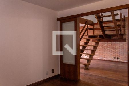 Casa à venda com 225m², 3 quartos e 3 vagas Casa à venda com 225m², 3 quartos e 3 vagasSala