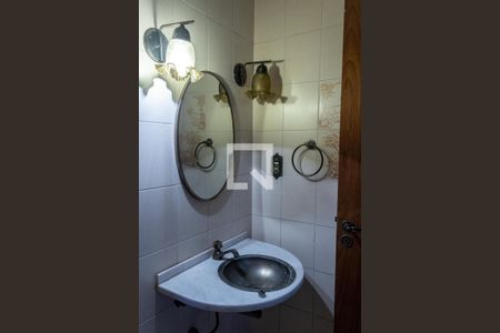 Casa à venda com 225m², 3 quartos e 3 vagas Casa à venda com 225m², 3 quartos e 3 vagasLavabo