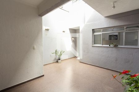 Quintal de casa para alugar com 2 quartos, 120m² em Vila Olímpia, São Paulo
