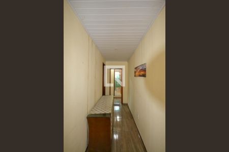 Corredor de casa para alugar com 2 quartos, 60m² em Monte Castelo, Belford Roxo