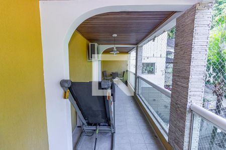 Sala de casa de condomínio para alugar com 3 quartos, 200m² em Vila Valqueire, Rio de Janeiro