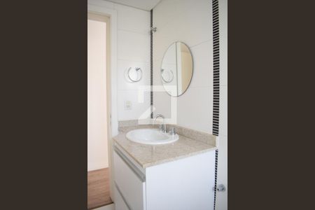 Banheiro da suíte de apartamento para alugar com 3 quartos, 113m² em Água Verde, Curitiba