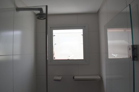 Banheiro da suíte de apartamento para alugar com 3 quartos, 113m² em Água Verde, Curitiba